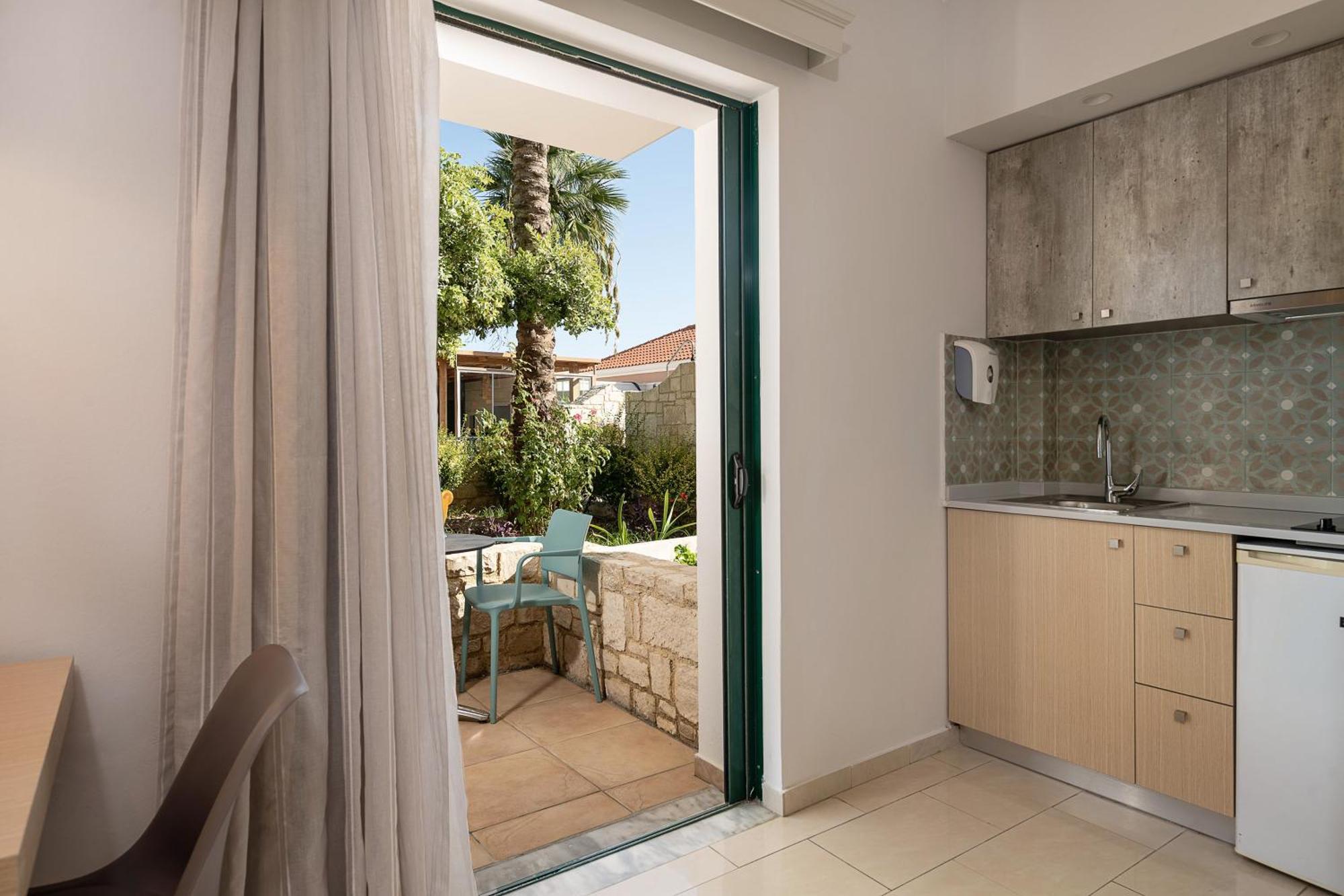 Hotel Caldera Village Agia Marina